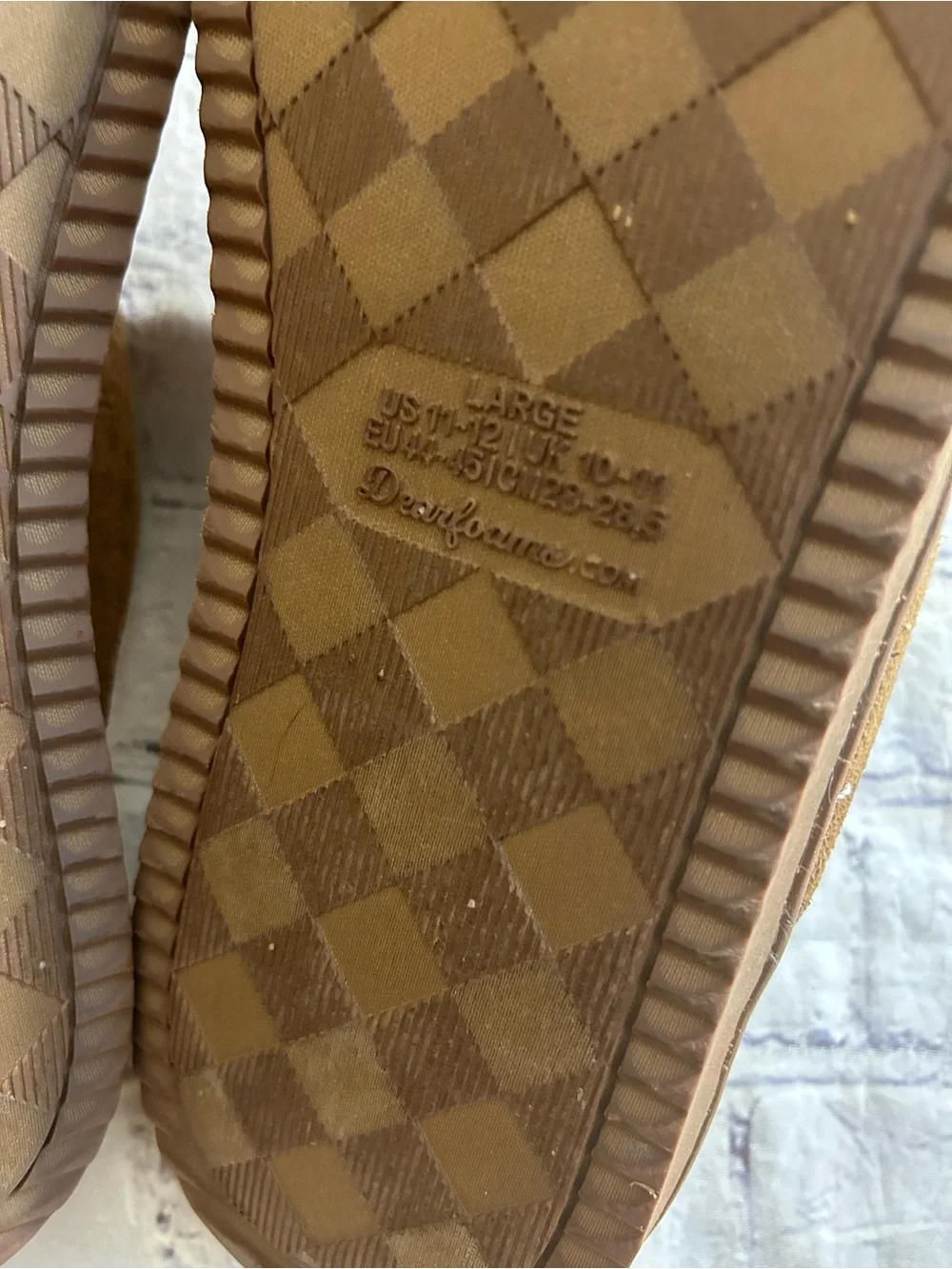 DEARFOAMS SCUFF SLIPPERS BROWN FUZZY TEXTURED FABRIC UPPER MENS (11-12)